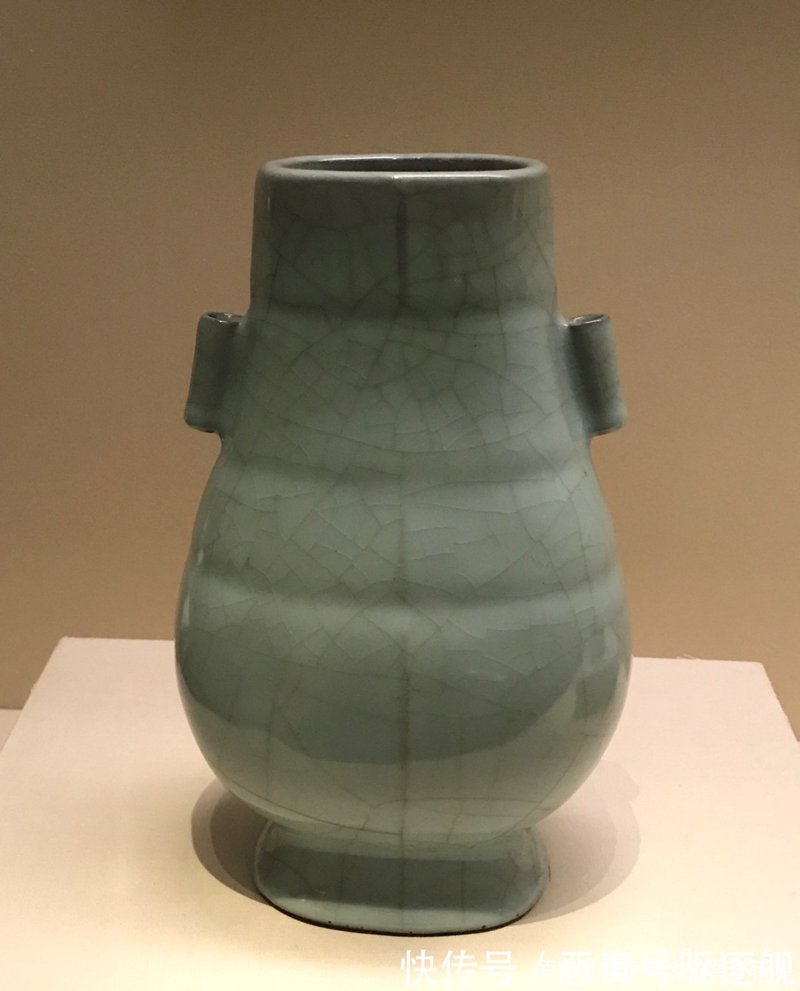 揭秘官窑瓷器：真品与仿制品的对比